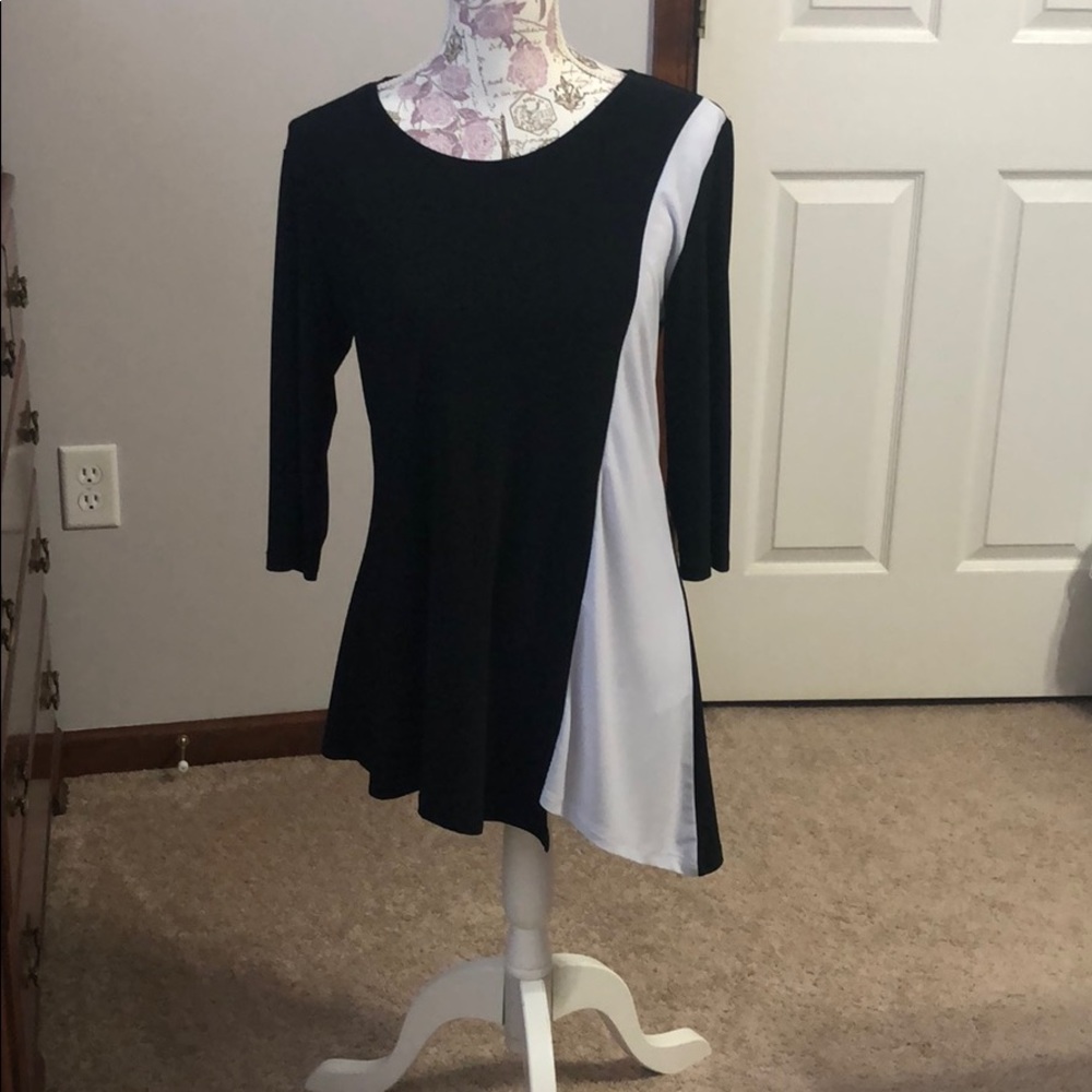 Black and white color block top